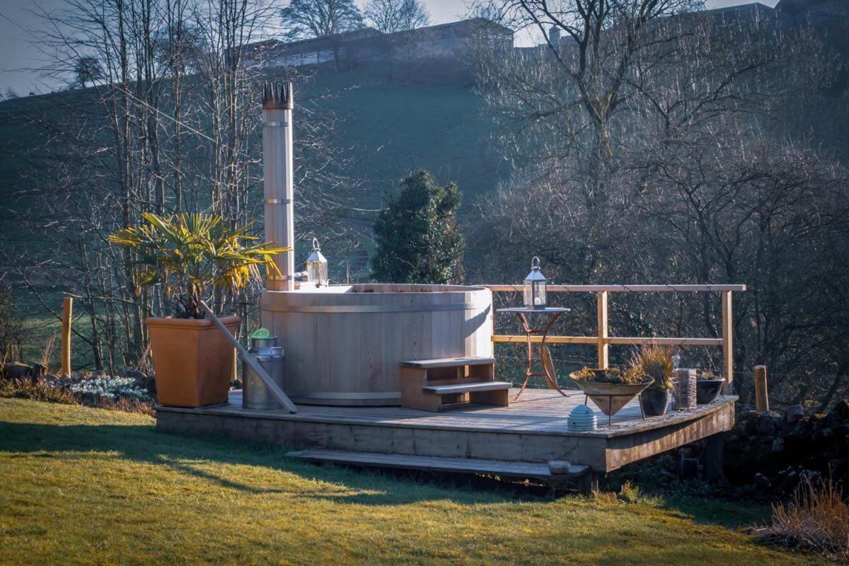 Lee House Farm Holiday Cottage With Possible Use Of Hot Tub Ninety Pounds A Session Waterfall 외부 사진